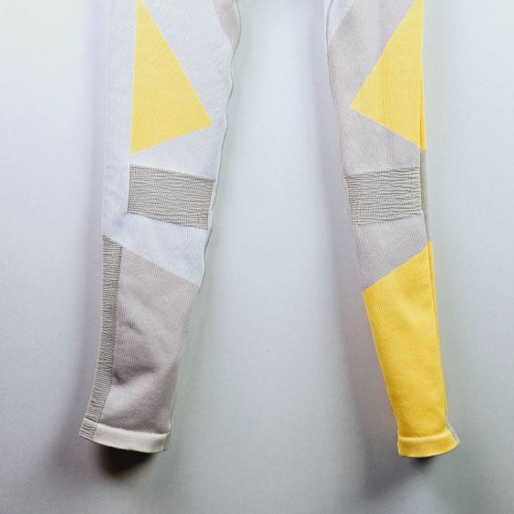 Nike Sculpt Lux Icon Clash 7/8 Training Seamless Yellow/Gray Leggings, Sz M - Picture 9 of 12